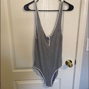 Tommy Hilfiger bodysuit, light grey XL